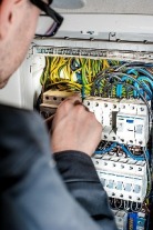 electrician-1080573_640